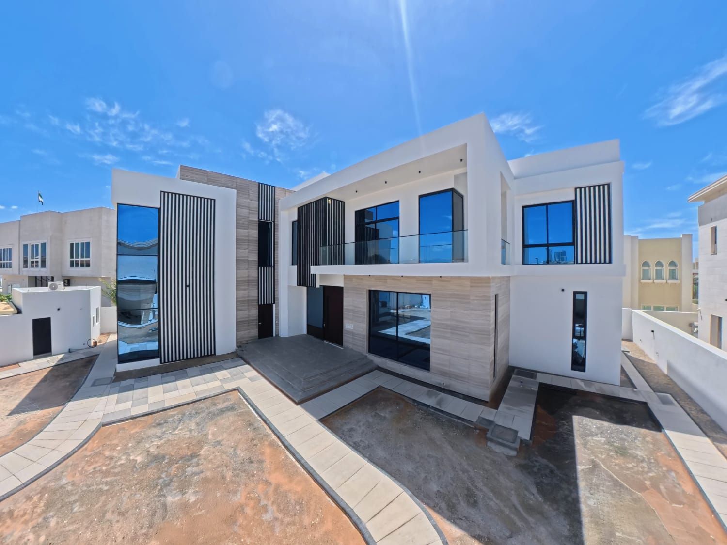 Ghadeer Al Tair Villa, Dubai - built by Royal Midas