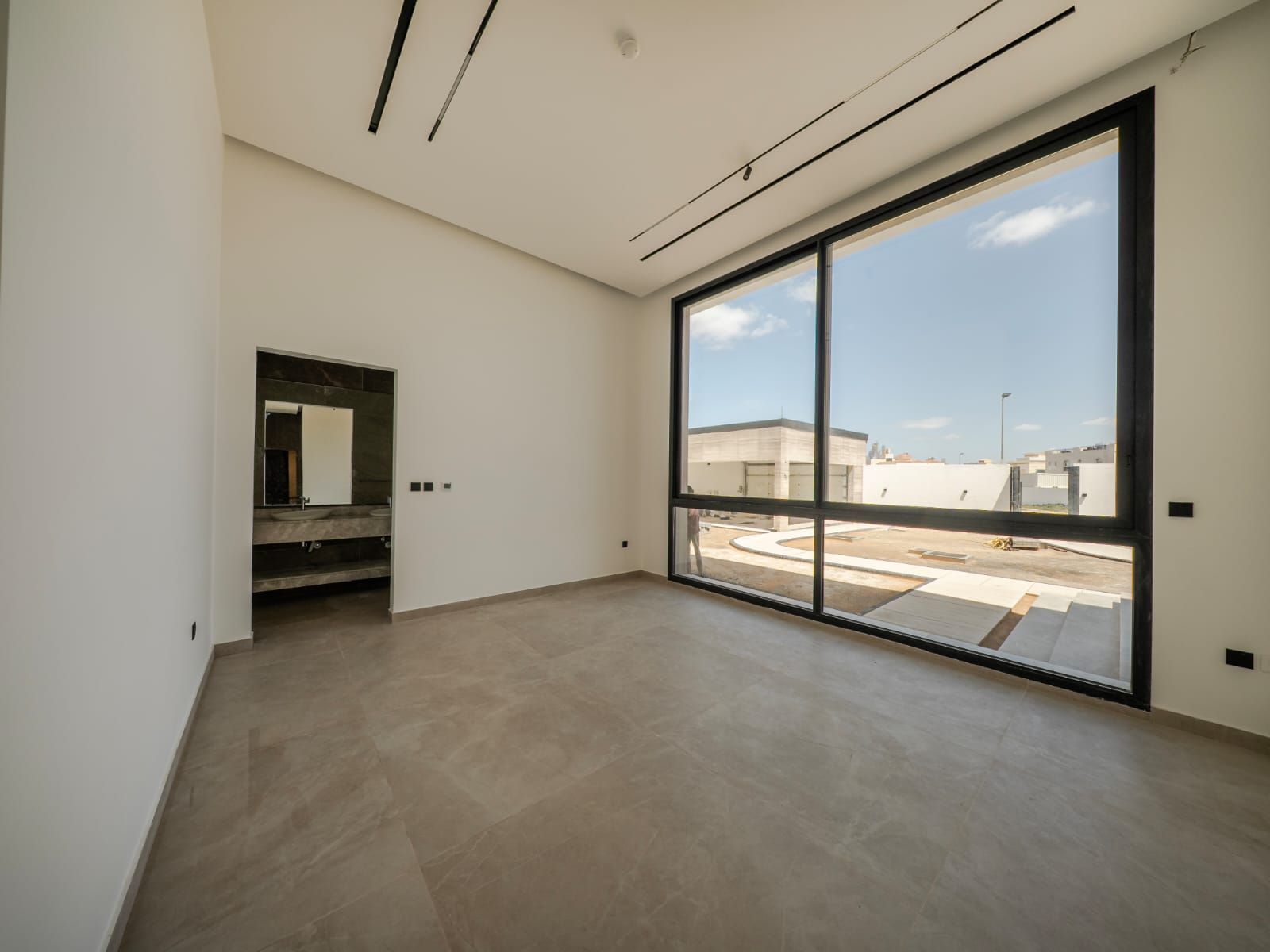 Ghadeer Al Tair Villa, Dubai - built by Royal Midas